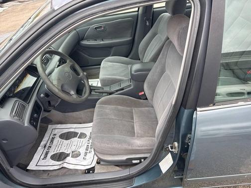 2001 Toyota Camry LE V6