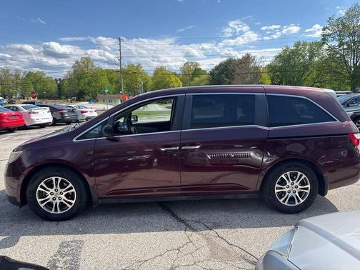 Maroon 2011 Honda Odyssey EX