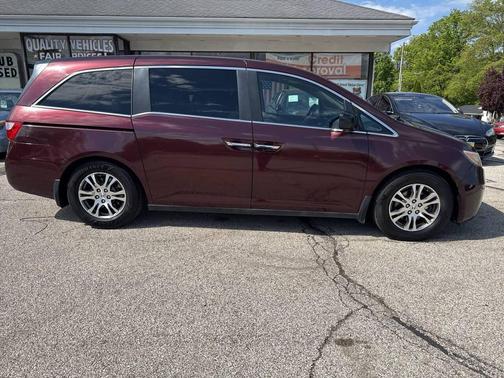 Maroon 2011 Honda Odyssey EX