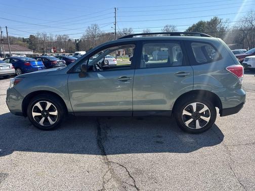 Green 2017 Subaru Forester 2.5i
