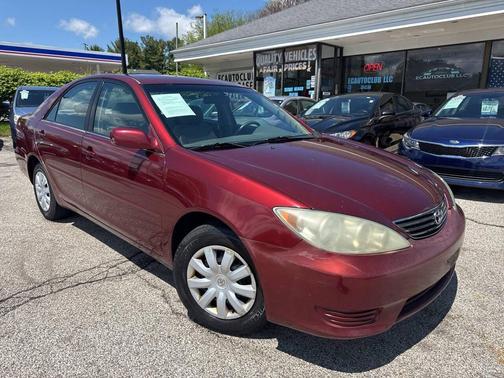 Maroon 2005 Toyota Camry XLE