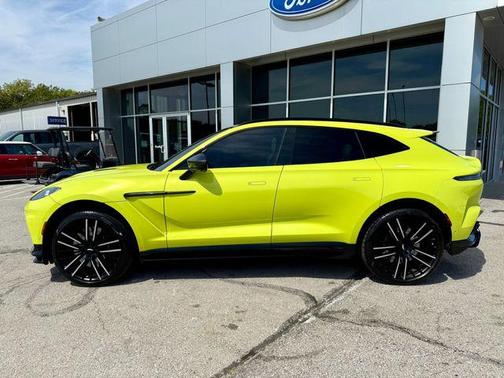 2023 Aston Martin DBX 707