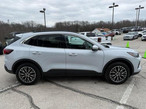 2026 Ford Escape PHEV Base