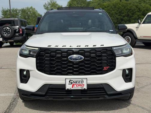 Star White Metallic Tri-Coat 2025 Ford Explorer ST