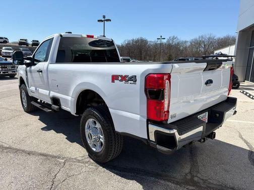 Oxford White 2026 Ford F-350 XLT