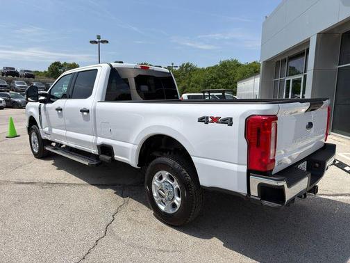 Oxford White 2026 Ford F-250 XLT