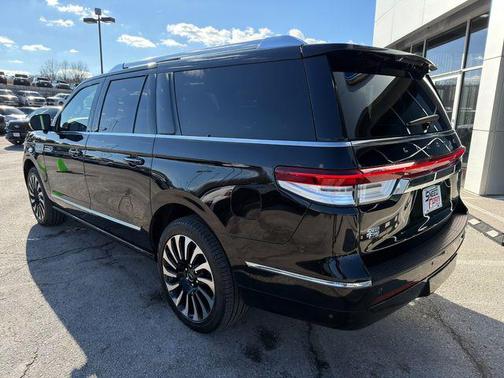 2022 Lincoln Navigator Black Label