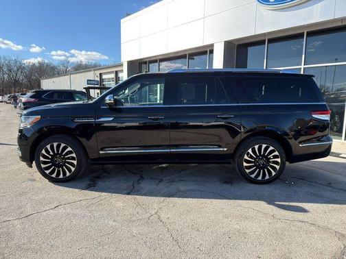 2022 Lincoln Navigator Black Label