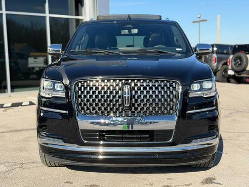 2022 Lincoln Navigator Black Label