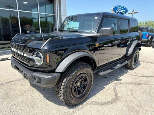 Shadow Black 2026 Ford Bronco Badlands