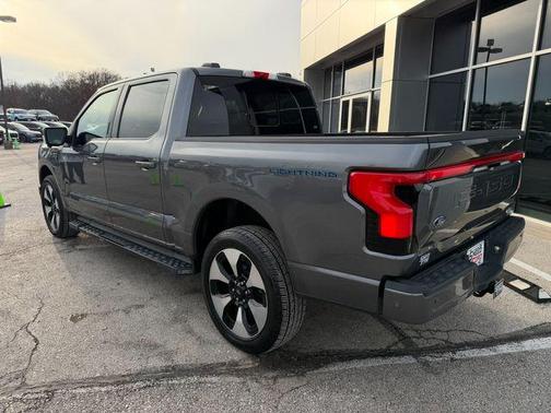 2022 Ford F-150 Lightning Platinum