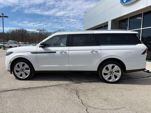 2025 Lincoln Navigator Black Label
