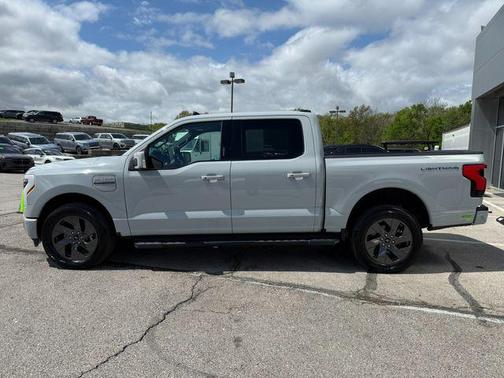 2023 Ford F-150 Lightning LARIAT