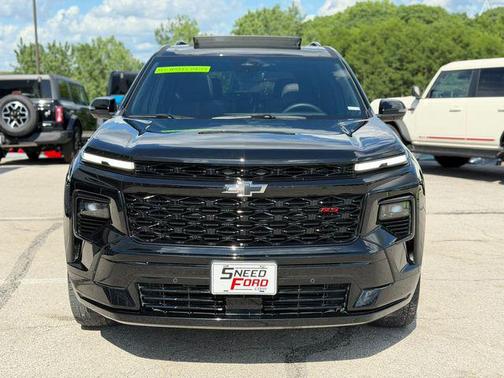 Mosaic Black Metallic 2025 Chevrolet Traverse RS