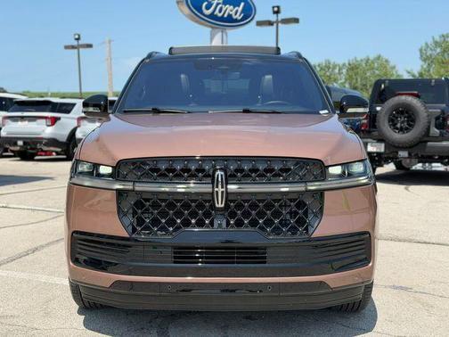 Sunrise Copper Metallic Pearlcoat 2025 Lincoln Navigator Black Label