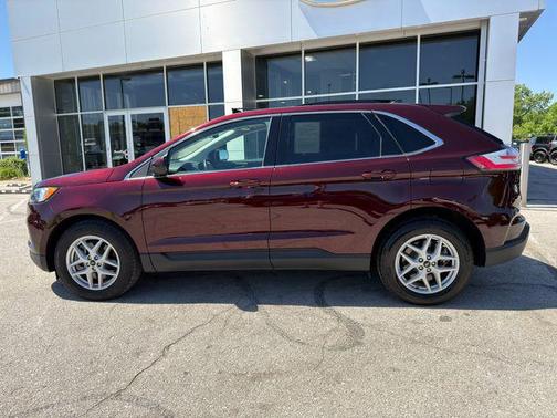 Burgundy Velvet Metallic Tinted Clearcoat 2023 Ford Edge SEL