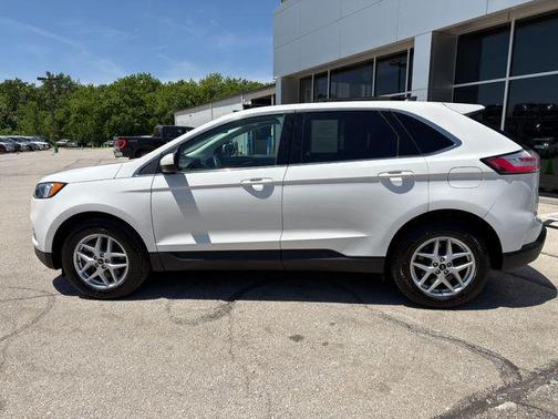 Star White Metallic Tri-Coat 2024 Ford Edge SEL
