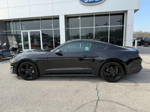 2021 Ford Mustang EcoBoost
