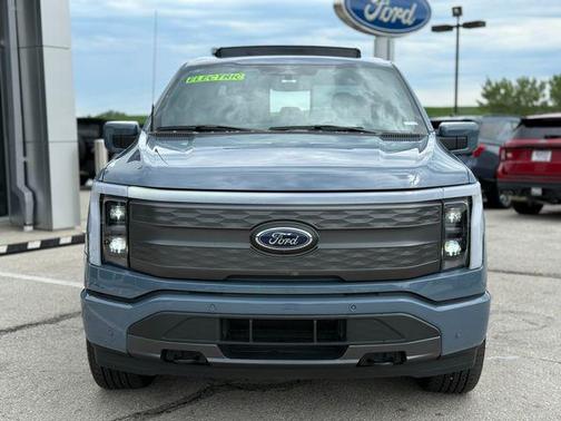 2023 Ford F-150 Lightning LARIAT