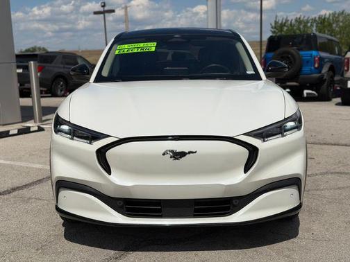 Star White Metallic Tri-Coat 2021 Ford Mustang Mach-E Premium