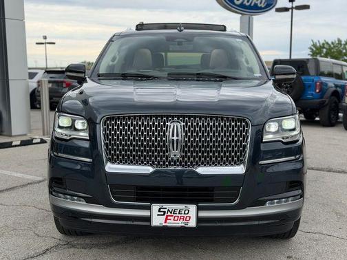 Flight Blue Metallic Clearcoat 2024 Lincoln Navigator Reserve