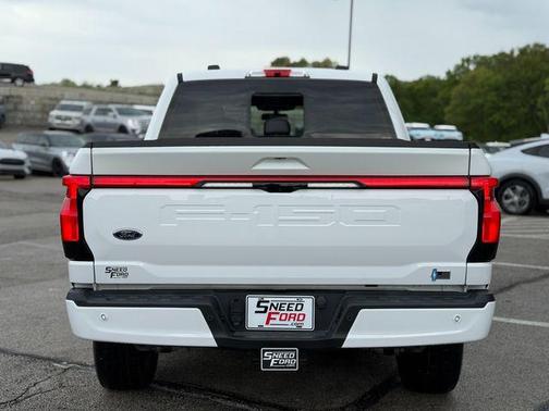 2022 Ford F-150 Lightning Platinum