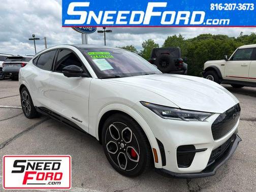 Star White Metallic Tri-Coat 2022 Ford Mustang Mach-E GT