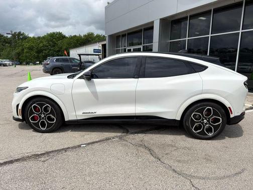 Star White Metallic Tri-Coat 2022 Ford Mustang Mach-E GT