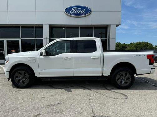 2022 Ford F-150 Lightning LARIAT