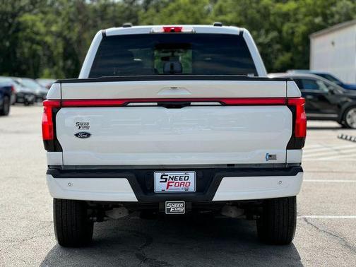 2022 Ford F-150 Lightning LARIAT