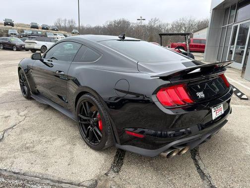 2022 Ford Shelby GT500 Base