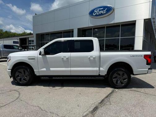 2023 Ford F-150 Lightning LARIAT