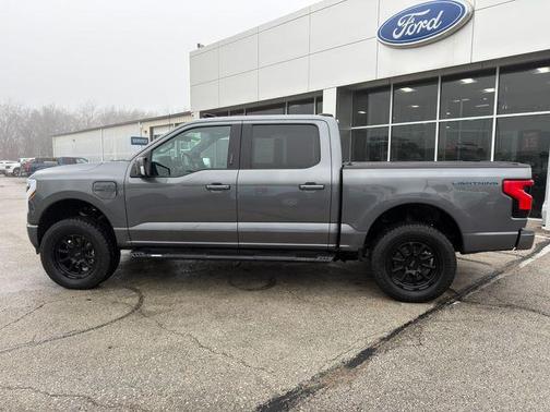 2023 Ford F-150 Lightning LARIAT