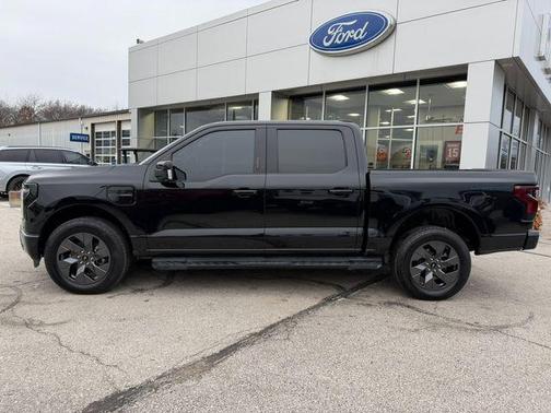 2022 Ford F-150 Lightning LARIAT