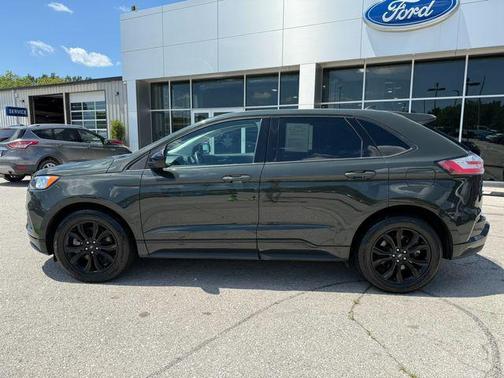 2022 Ford Edge SE