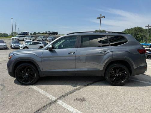 2022 Volkswagen Atlas 3.6L SE w/Technology