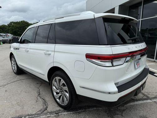 2024 Lincoln Navigator Premiere