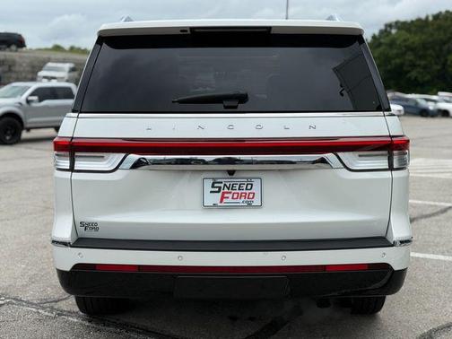 2024 Lincoln Navigator Premiere