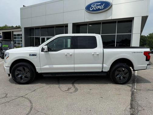 2025 Ford F-150 Lightning LARIAT