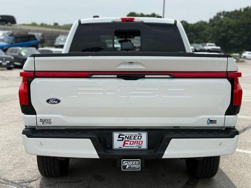 2025 Ford F-150 Lightning LARIAT