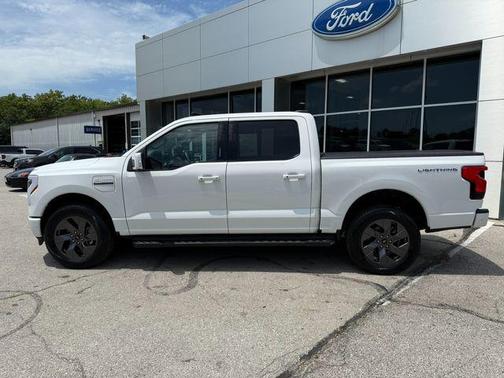 2023 Ford F-150 Lightning LARIAT