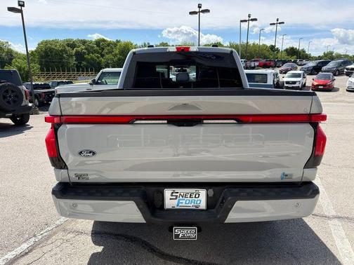 Avalanche 2024 Ford F-150 Lightning LARIAT