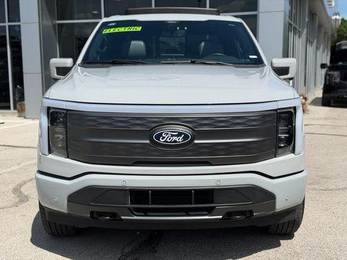Avalanche 2024 Ford F-150 Lightning LARIAT