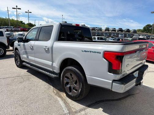 Avalanche 2024 Ford F-150 Lightning LARIAT