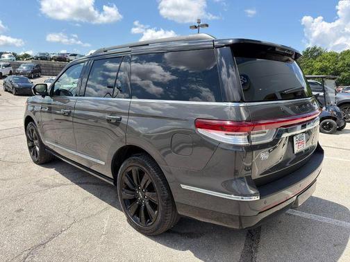 Chroma Caviar Dark Gray Metallic Clearcoat 2023 Lincoln Navigator Black Label