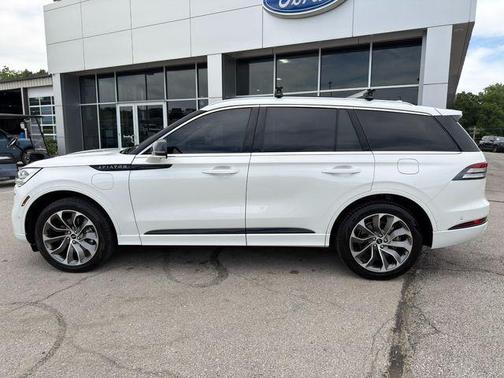 Pristine White Metallic Tri-Coat 2023 Lincoln Aviator Grand Touring AWD