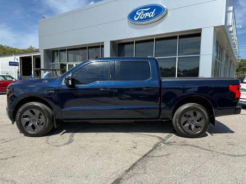 2023 Ford F-150 Lightning LARIAT