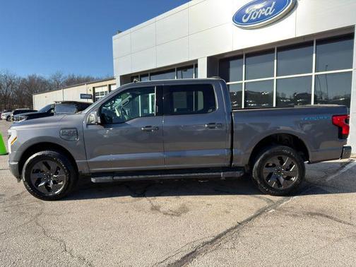 2023 Ford F-150 Lightning LARIAT