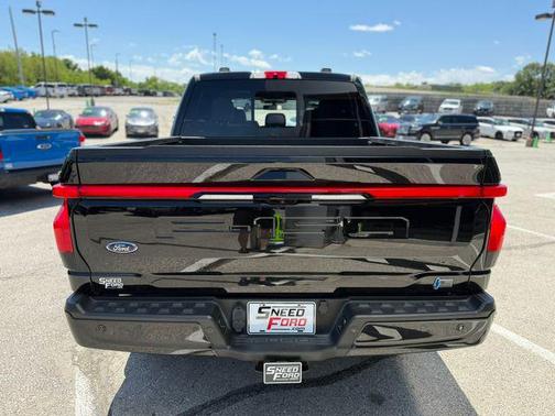 2022 Ford F-150 Lightning Platinum