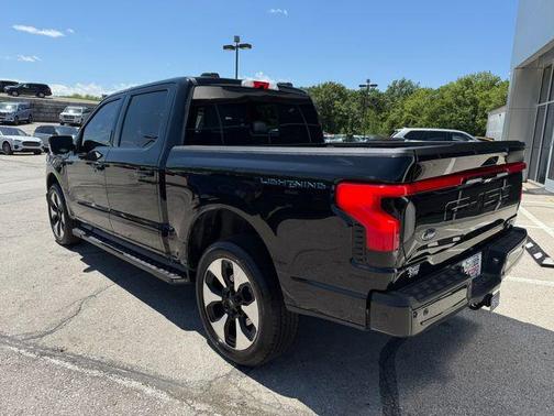 2022 Ford F-150 Lightning Platinum